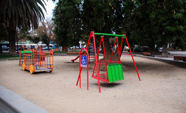 Justicia acogió demanda de vecino que compró mitad de plaza de Chiguayante en $45 millones