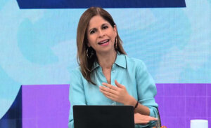 Karina Álvarez se emocionó al contar la historia de su perrito rescatado: "Esa mirada cambió"