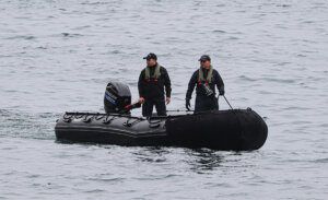Armada busca a tripulante de embarcación que volcó frente a costas de Talcahuano