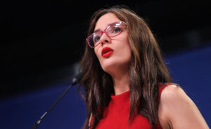 El nuevo desafío internacional que asumió Camila Vallejo tras dejar La Moneda