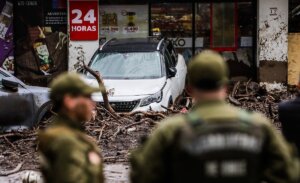 Confirman detención de sujeto acusado de robar en zona afectada por aluvión en Las Condes
