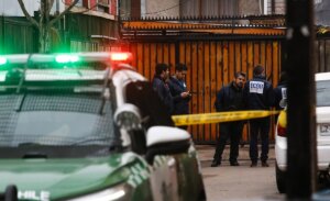 Investigan brutal doble homicidio en Cerro Navia: víctimas fueron atacadas en plena vía pública
