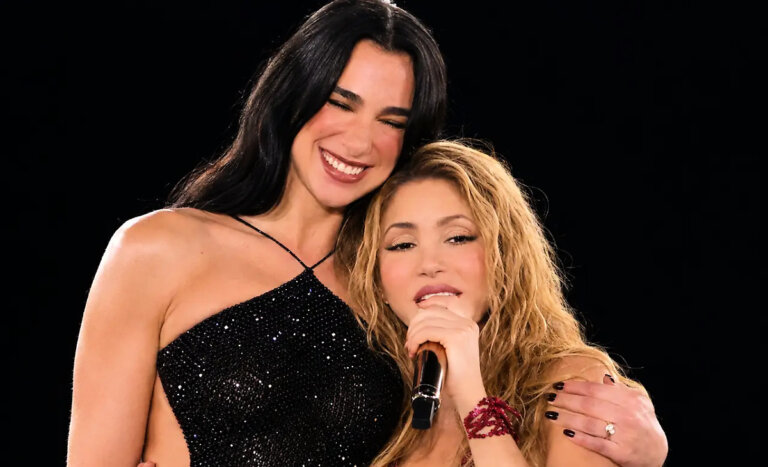 Dua Lipa apareció como invitada especial en concierto de Shakira en España: así fue el momento