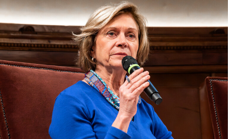 Evelyn Matthei vuelve a cuestionar al Gobierno de Kast por fin del programa "Yo elijo mi PC"