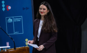 “Antes de dar cuñas falsas”: Irina Karamanos cuestionó a ministra Marín por dichos sobre Prodemu