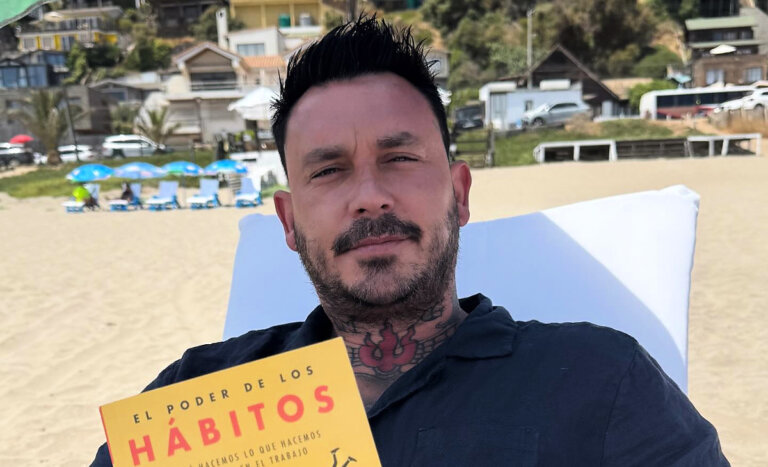 Mauricio Pinilla fue internado de urgencia tras sufrir síntomas de un infarto