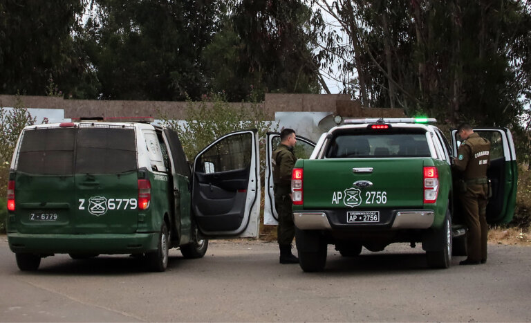 Investigan muerte de empresario encontrado a metros de su vehículo en ruta a Algarrobo